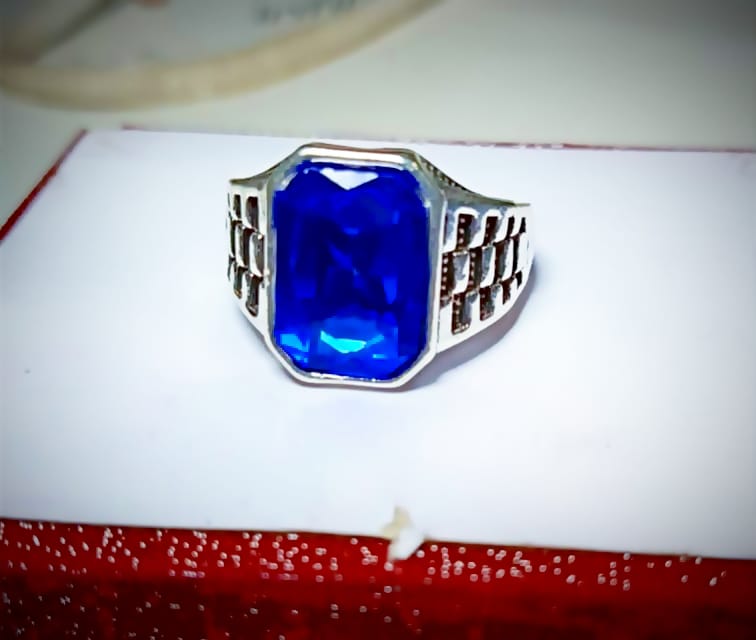 অরিজিনাল নীলা পাথরের আংটি ( ২০৪)